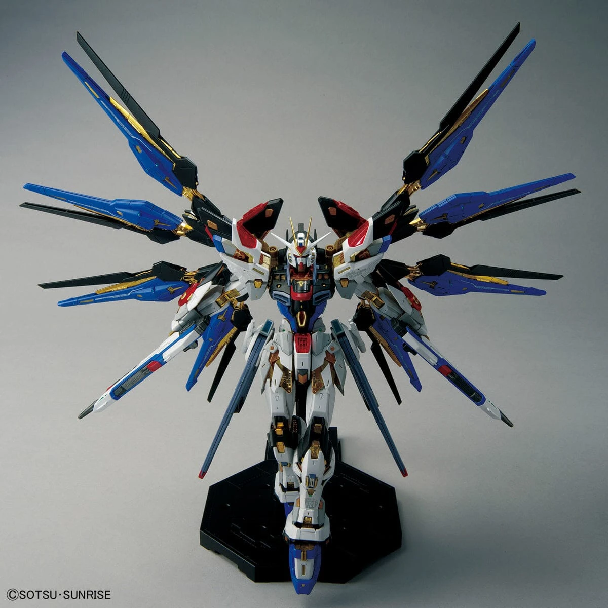 Bandai MGEX 1/100 Strike Freedom Gundam 8 Bandai MGEX 1/100 Strike Freedom Gundam - Image 6