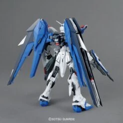 Bandai MG 1/100 Freedom Gundam Ver.2.0 & Kira Yamato -Children Toy Store 20170209200553e9a