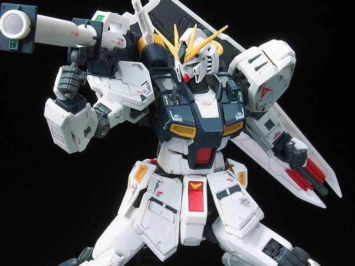 Bandai RG 1/144 #32 RX-93 Nu Gundam 3 Bandai RG 1/144 #32 RX-93 Nu Gundam