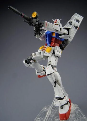 Bandai MG 1/100 RX-78-2 Gundam Ver. 3.0 10 Bandai MG 1/100 RX-78-2 Gundam Ver. 3.0 - Image 8
